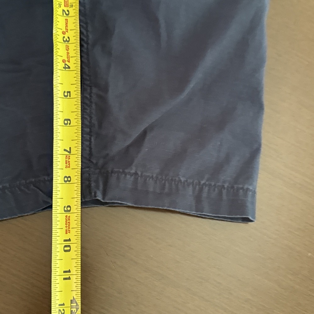 Levi's Men's Cargo Shorts Navy Blue Size 38 Cotton Relaxed Fit - Picture 6 of 13